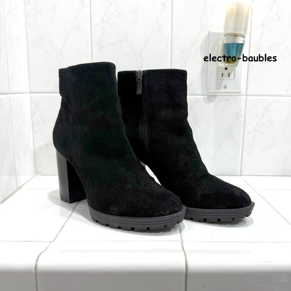 BCBG Block Heel Ankle Booties Size 8.5B Black Suede Laliah NWOB - FREE SHIPPING - Picture 1 of 12